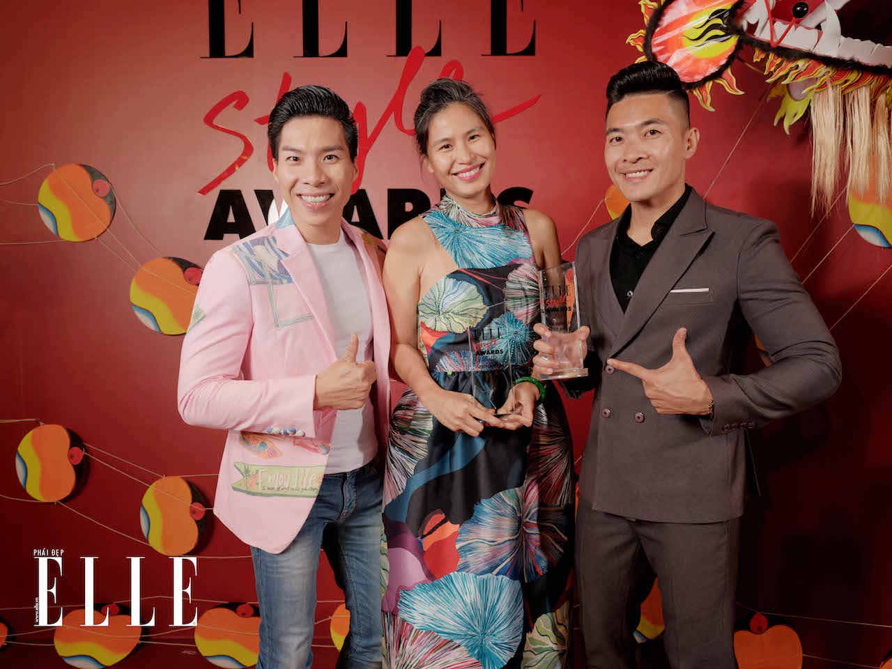 hình ảnh backdrop đỏ tại lễ trao giải ELLE Style Award 2019 quốc cơ quốc nghiệp thuỷ nguyễn