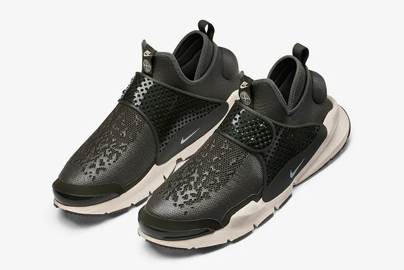giay the thao - Stone Island x Nike Sock Dart - elle man 3