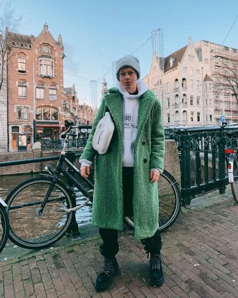 Erik Scholz tiếp tục mang đến những outfit thời thượng. Ảnh: Instagram @erik