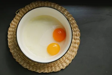 lòng đỏ trứng