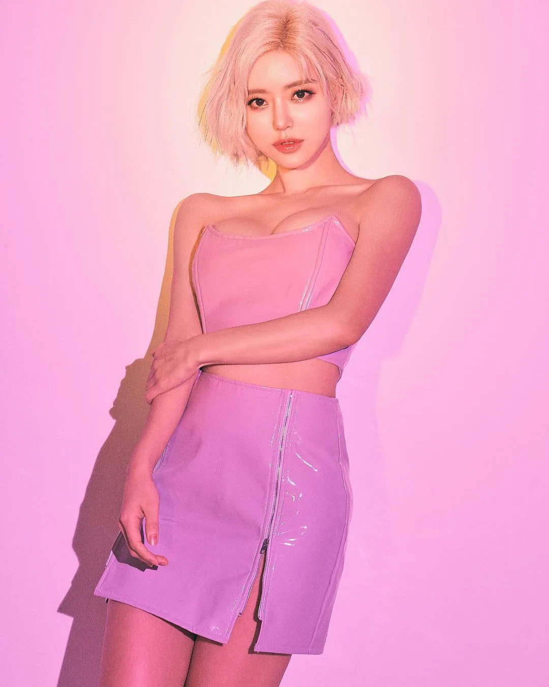 nữ dj xinh đẹp - soda mặc váy hồng