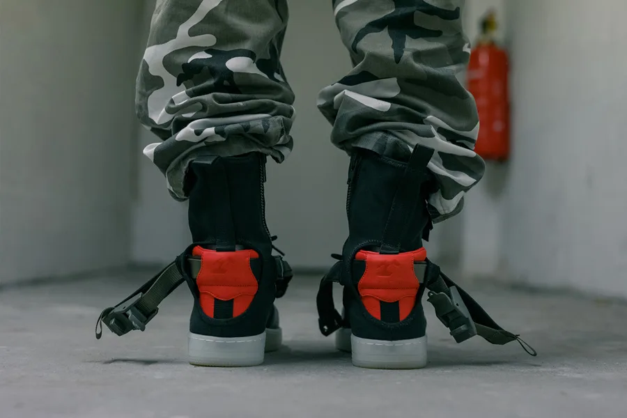 giay the thao - ACRONYM x NikeLab Air Force 1 Downtown - elle man 2