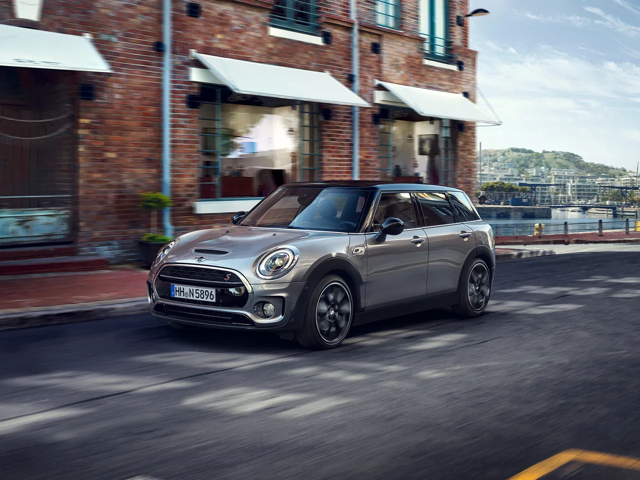 thi truong xe hoi MINI Clubman - elle man 1