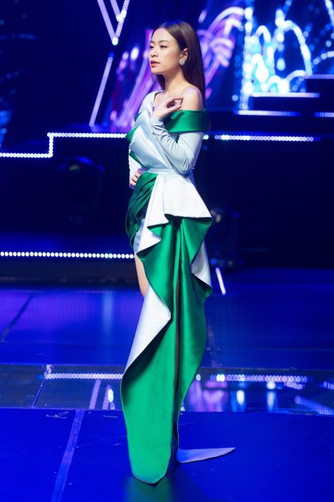 ELLE Style Awards ELLE Man Hoàng Thùy Linh tại buổi ghi hình The Debut