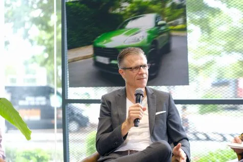 ông Andreas Klingler - tổng giám đốc Porsche Việt Nam