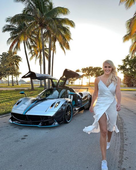 siêu xe hơi-supercar blondie và chiếc xe Pagani Huayra L’Ultimo