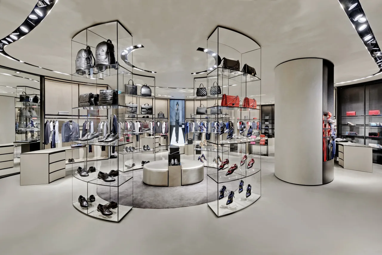 DAFC - Interior - Emporio Armani store - elle man