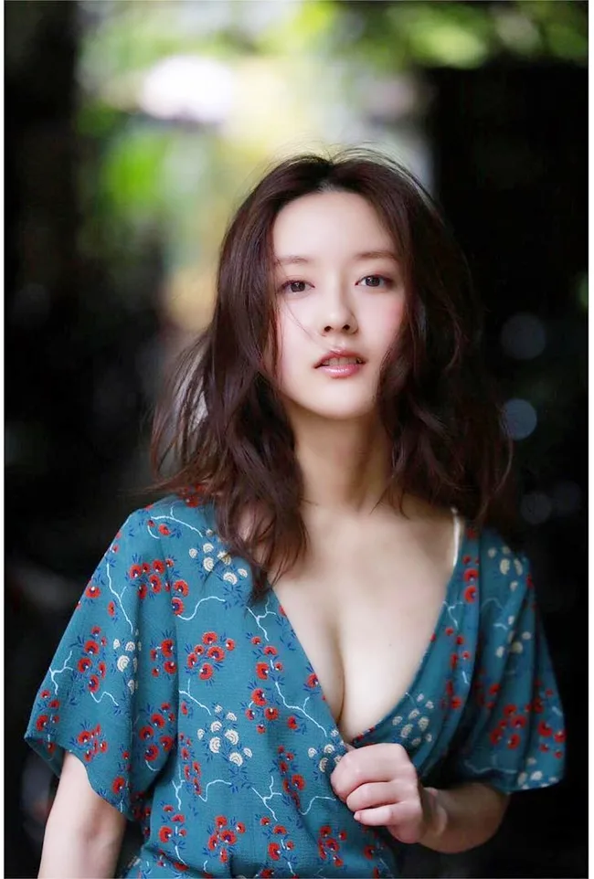 nu tai xe taxi ikuta kana - elle man 16