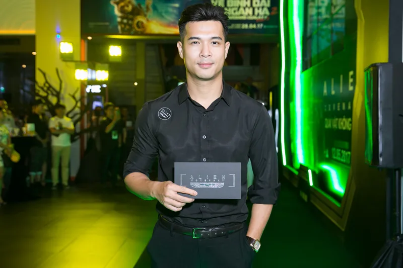 quai vat ngoai khon gian - elle man (truong the vinh)