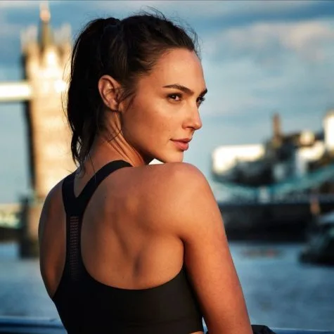 Gal Gadot - elle man 5