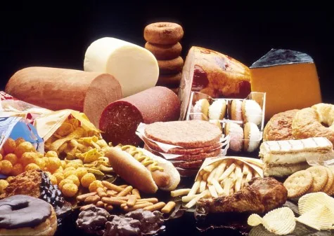 Nhìn thôi, bạn có thể bị choáng ngơp bởi lượng calo từ chất béo trong đây, thế nhưng chất béo không phải kẻ thù của chúng ta. Suy nhược cơ thể và nhiều bệnh khác sẽ phát sinh nếu bạn loại bỏ chất béo hoàn toàn trong thực đơn hằng ngày của mình.