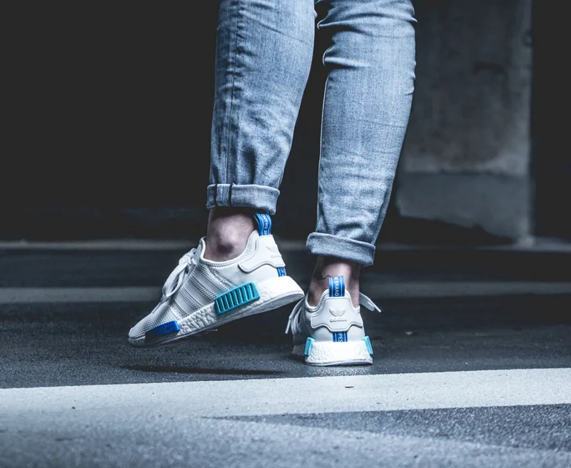 5 kieu giay the thao - runner - adidas NMD runner - elle man