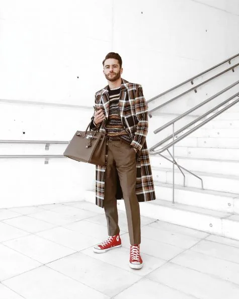 Pelayo Díaz với trang phục phối ngẫu hứng theo tinh thần print-on-print. Ảnh: Instagram @princepelayo