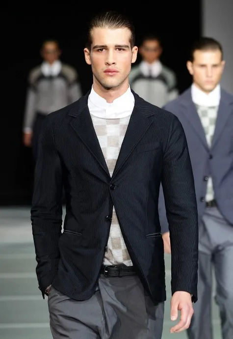 Cách phối đồ đẹp với blazer nam màu đen Cách phối đồ đẹp với blazer nam màu đen