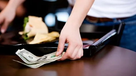 20% tổng hóa đơn là mức tip tối đa hợp lý 20% tổng hóa đơn là mức tip tối đa hợp lý