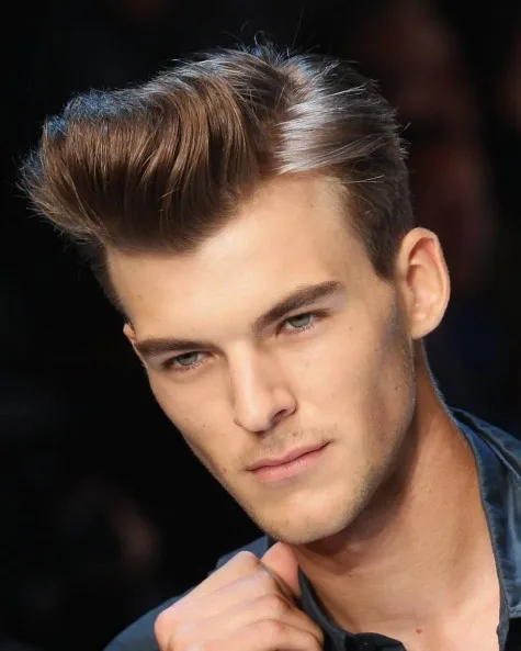 Kiểu tóc undercut trên sàn diễn thời trang Kiểu tóc undercut trên sàn diễn thời trang