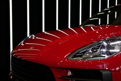 đèn xe Porsche Dynamic Light System Plus với thiết kế 3 chiều