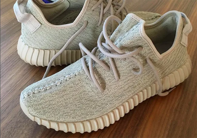 Mẫu Yeezy Boost 350 với thiết kế năng động thích hợp với những chàng trai phá cách. Ảnh: Yeezyv2sales