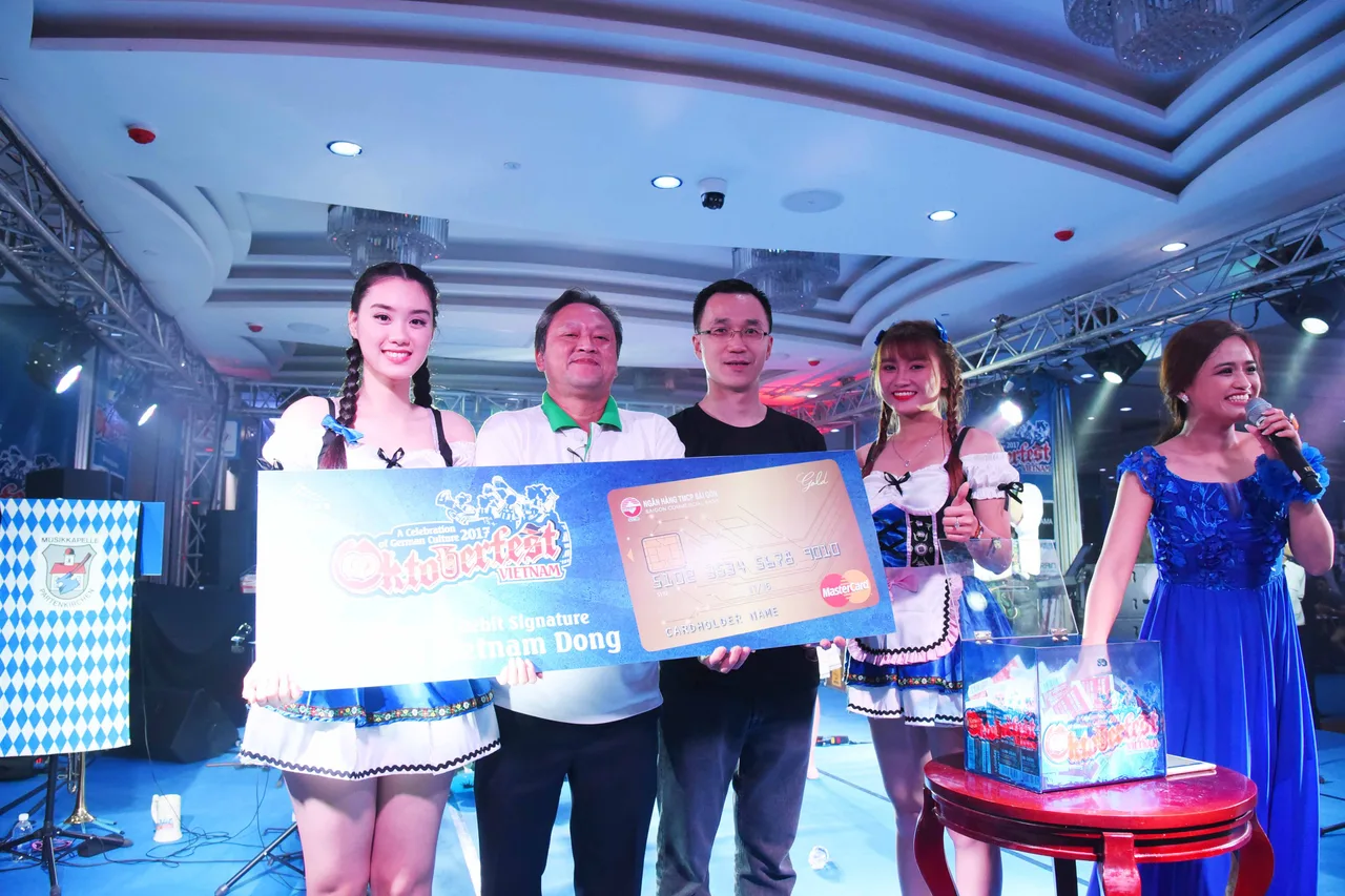 le hoi oktoberfest viet nam - elle man (9)