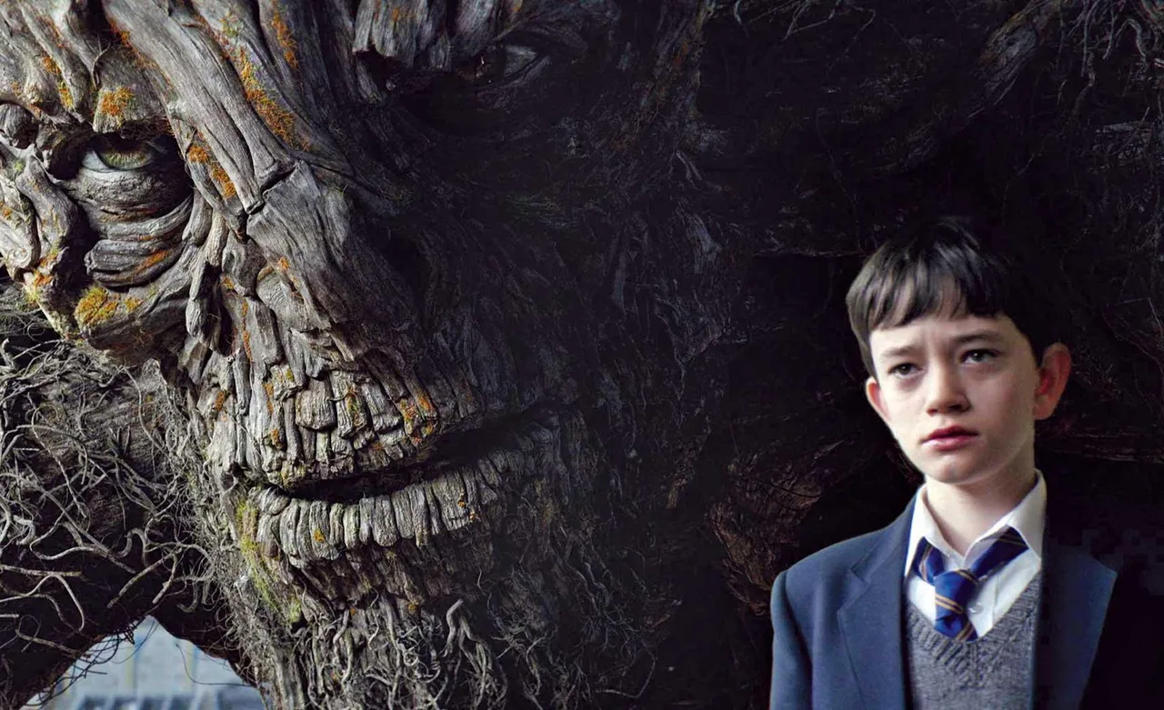 phim chiếu rạp - monster calls - elle man