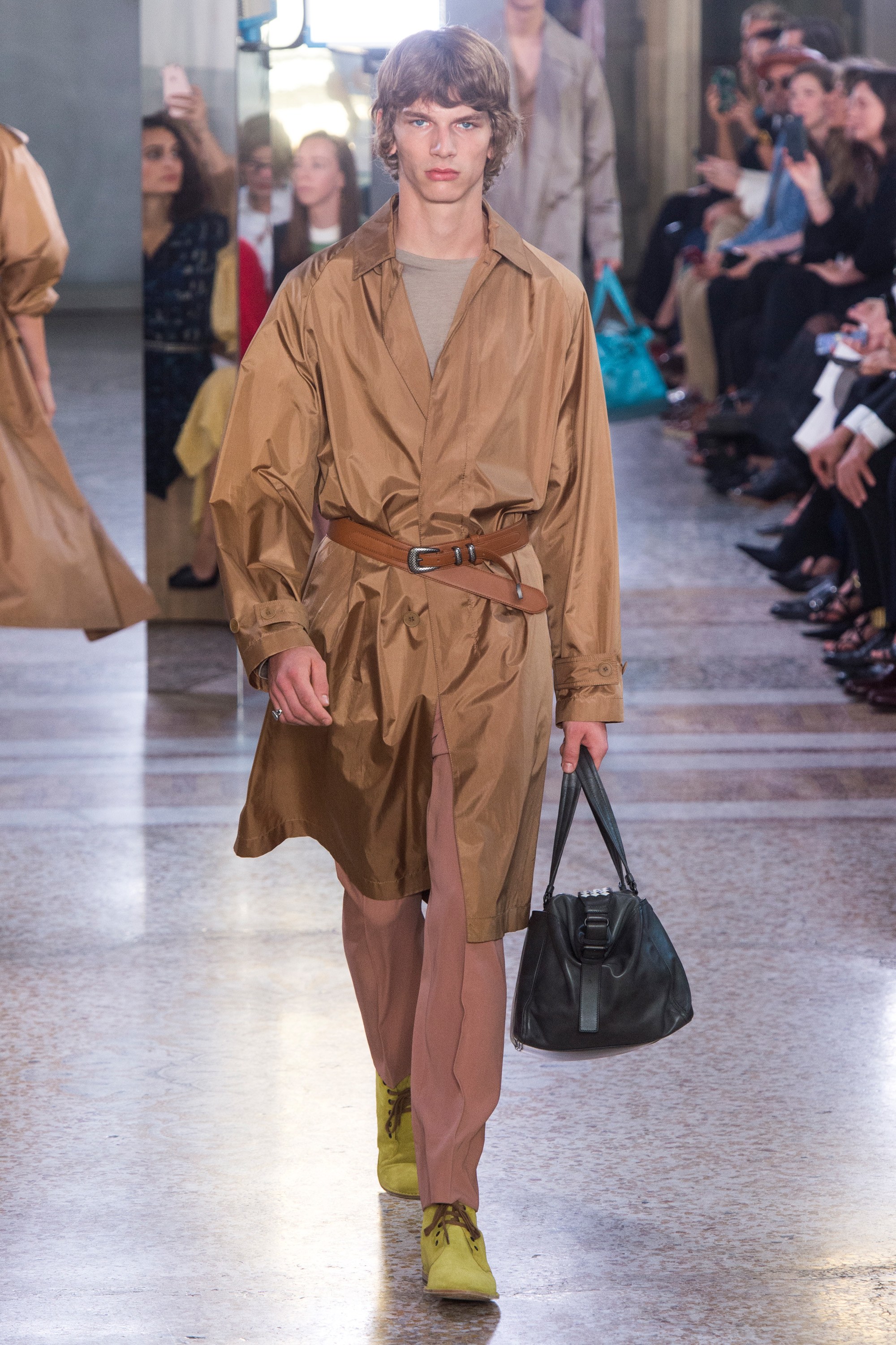 BST thời trang Xuân-Hè 2018 Bottega Veneta cú chuyển mình ngoạn mụcelleman8