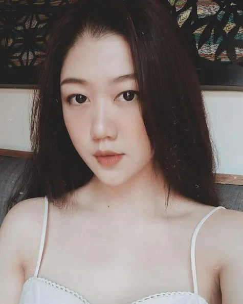 nu tiep vien hang khong viet nam - nam phuong - elle man 2