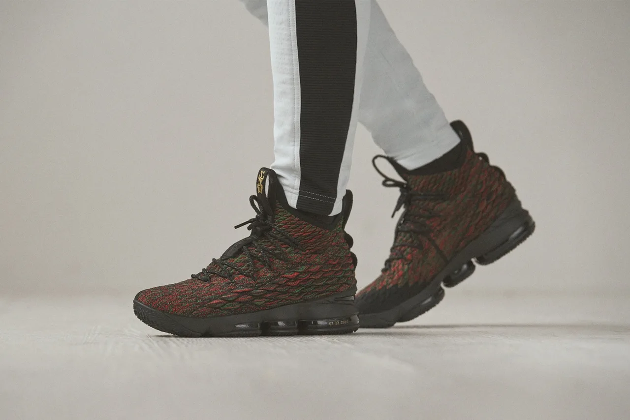 Nike LeBron 15 Trong BST "BHM"