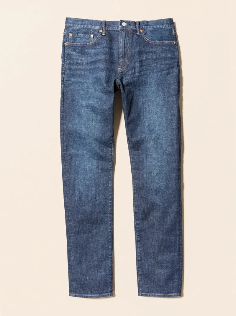 Mẫu quần jeans nam của GAP có giá khoảng 70$. Ảnh: GQ
