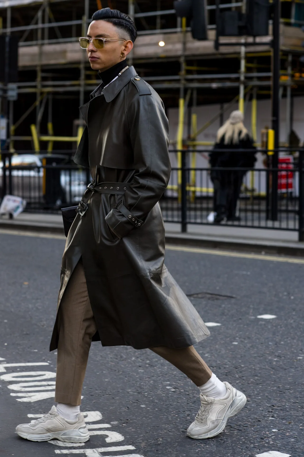 phong-cach-duong-pho-london-tai-tuan-le-thoi-trang-nam-thu-dong-2018-6-elleman
