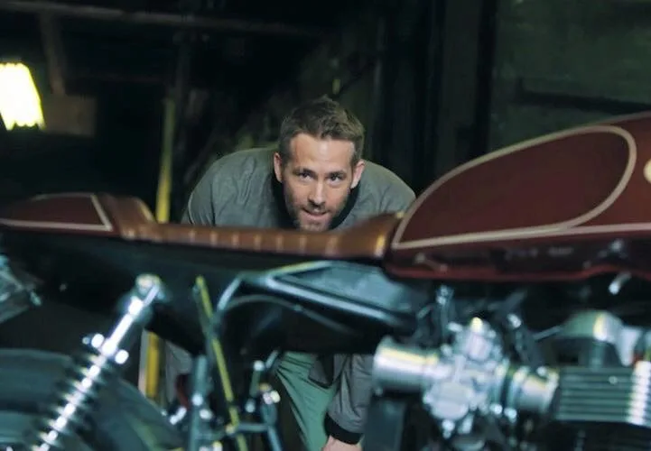 Ryan Reynolds & Triumph Thruxton cafe racer 10 - elle man
