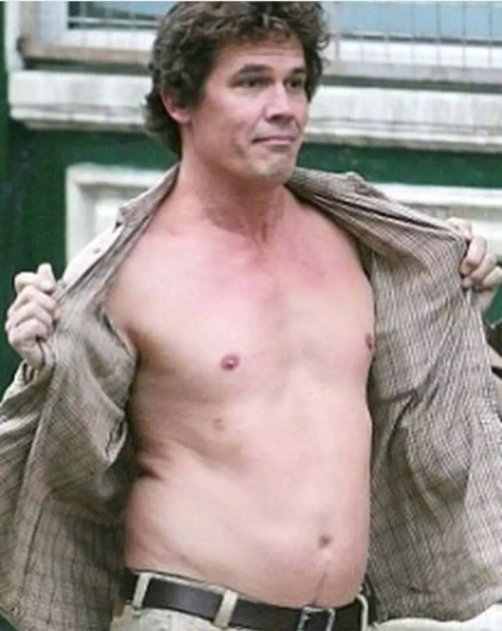 josh brolin - elle man 4