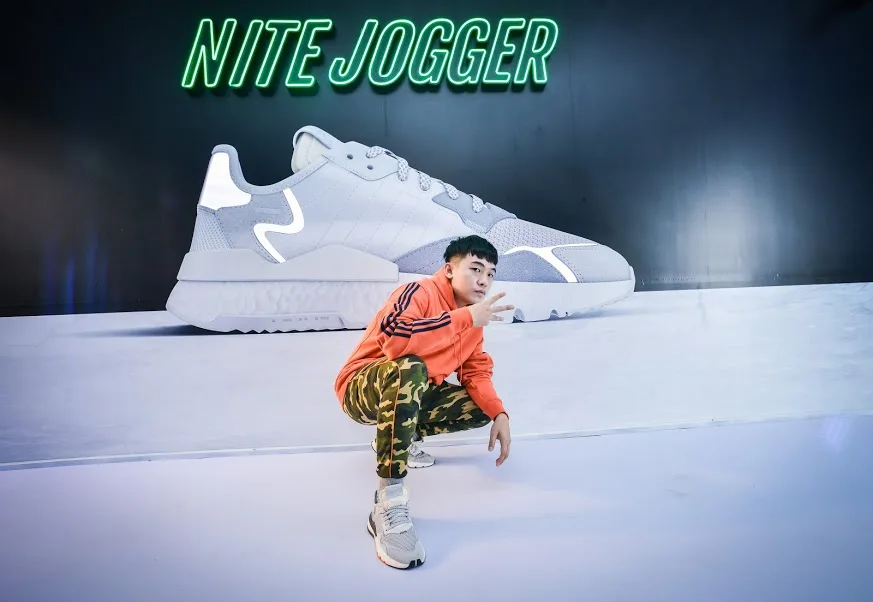 thoi trang duong pho adidas nite jogger - elle man (5)