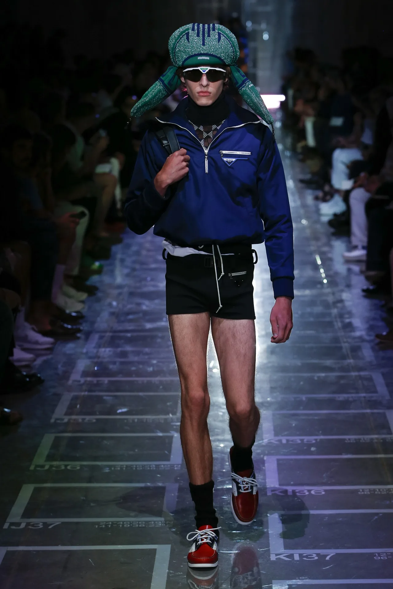 bo suu tap thoi trang - prada - elle man 3