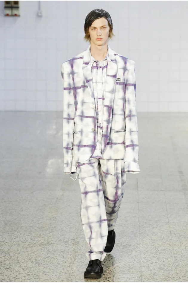 Hoạ- tiết Tie-dye-ELLE Man 006