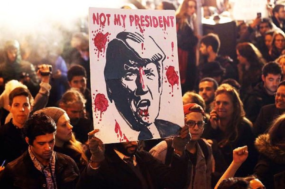 Donald Trump:biểu tình.
