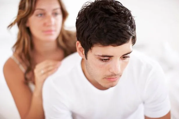 Bí quyết hẹn hò giúp tình cảm lâu bền là hãy thẳng thắn thừa nhận các vấn đề về cơ thể của cả hai người. Ảnh: Daily Mirror