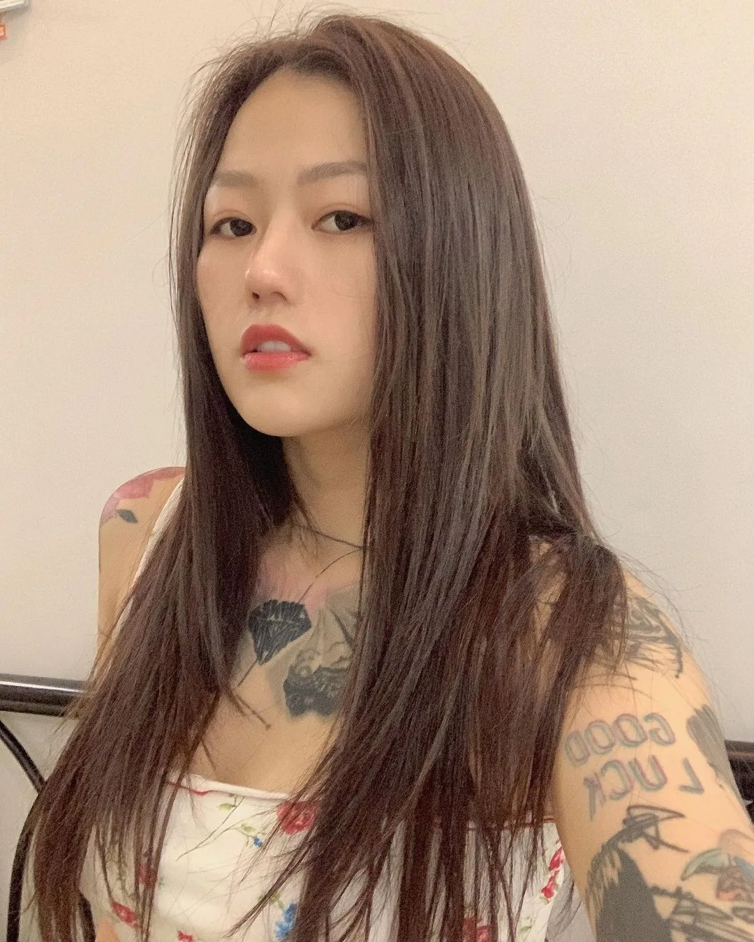 tattooist le bao tram - elle man (4)