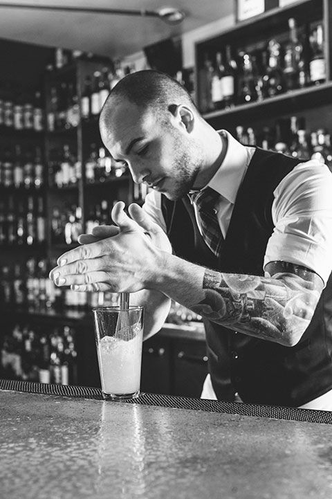đi bar - bartender - elle man
