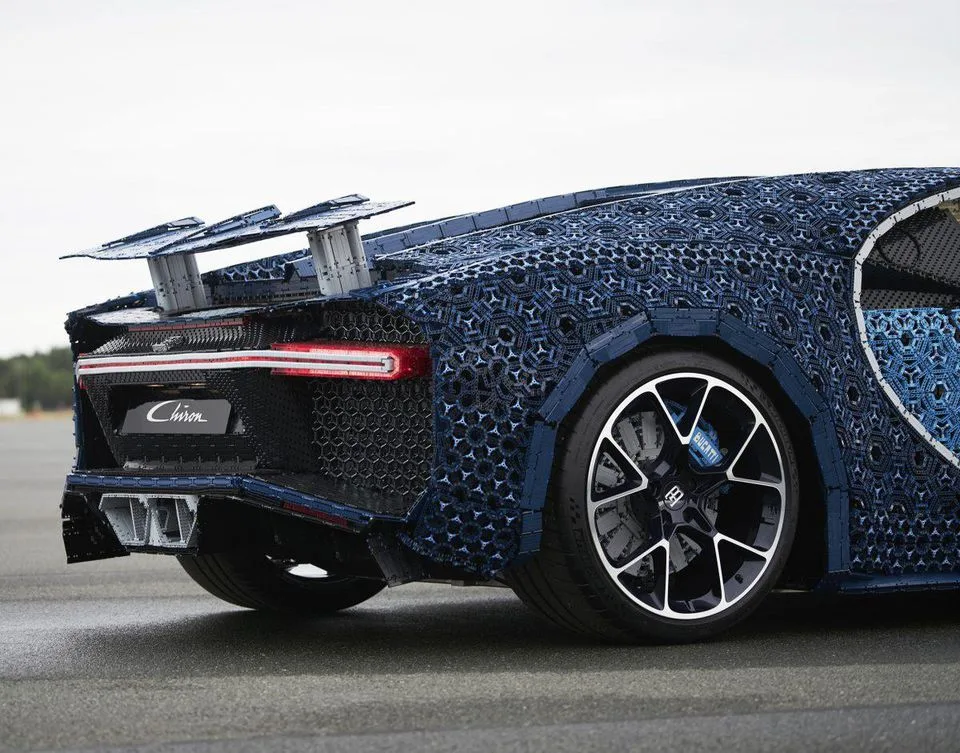 sieu xe bugatti chiron - elle man 3