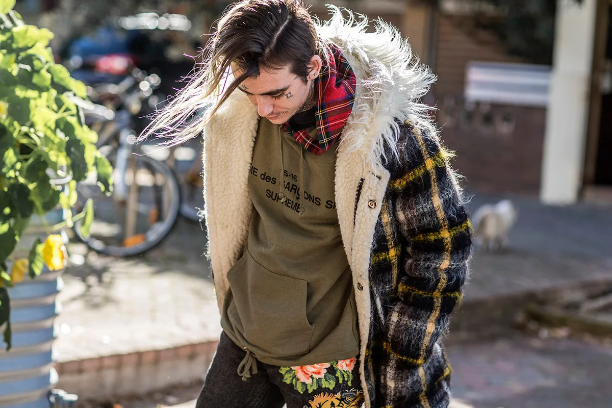 louis vuitton x supreme - sydney - elle man 6
