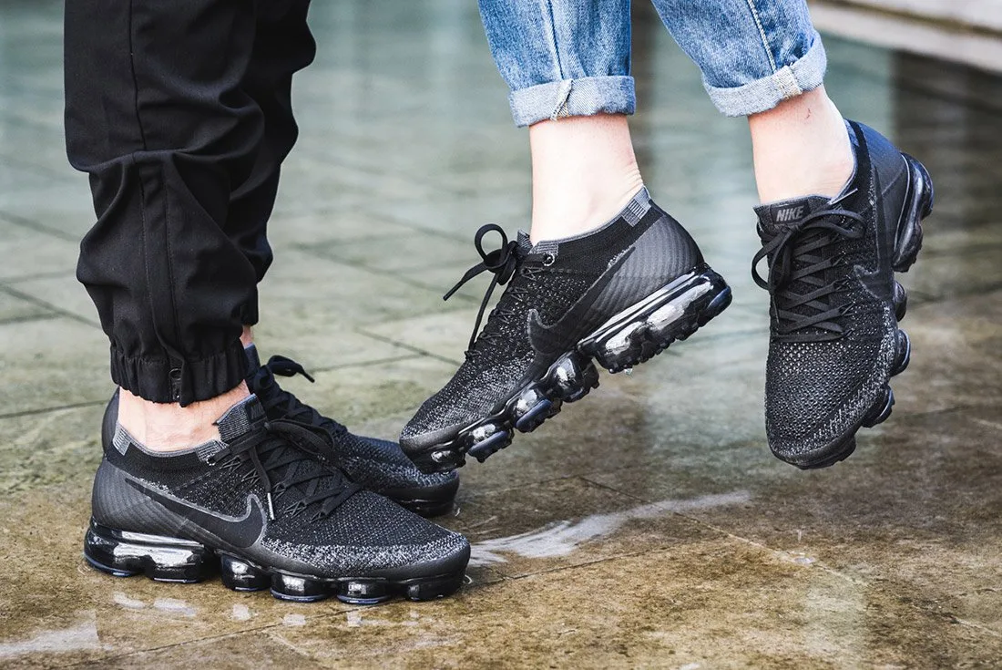 giay the thao ugly sneakers - nike vapormax flyknit iD - elle man 1