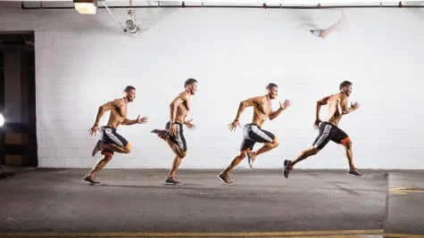 bài tập cardio-chàng trai đang chạy tăng tốc