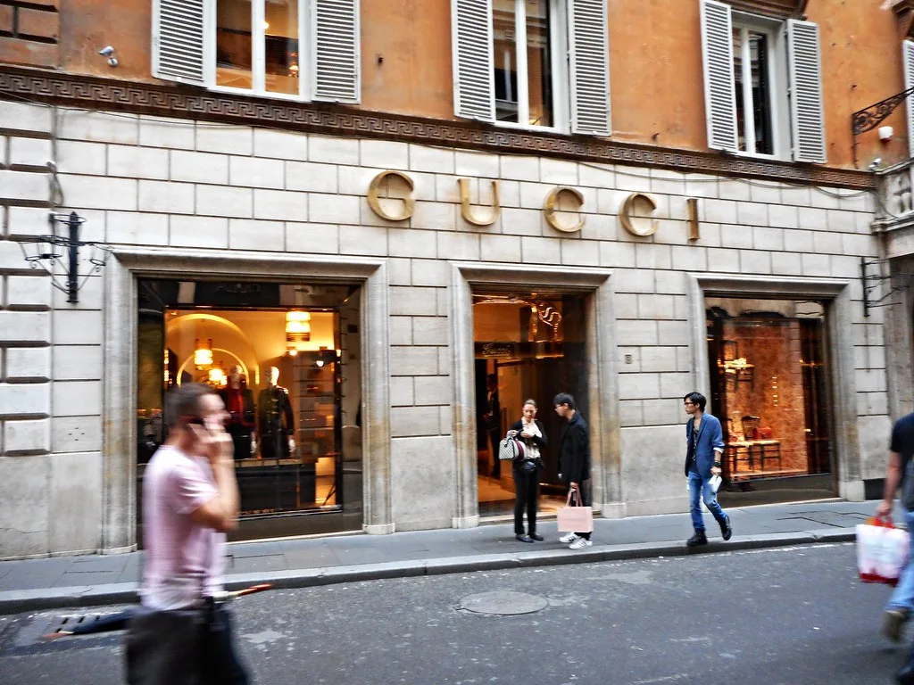 cửa hàng gucci