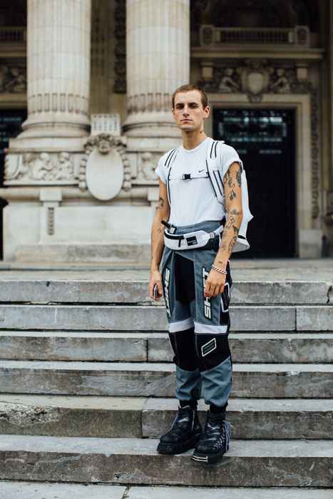 Street style Paris tại tuần lễ thời trang Xuân-Hè 201718 elleman14