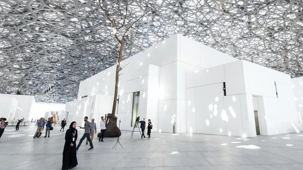 1_trien lam nghe thuat_louvre abu dhabi_elle man_0320