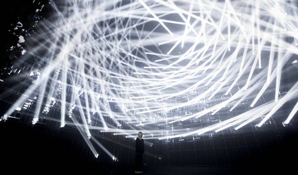 su kien van hoa - teamlab boderless - elle man 2