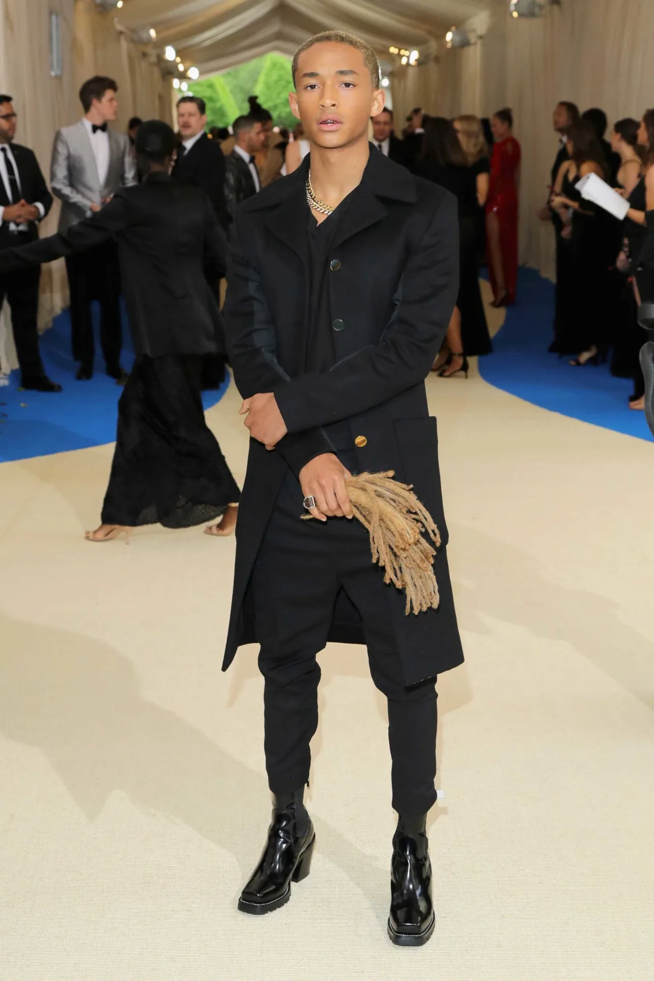 phong cach thoi trang met gala - jaden smith - elle man