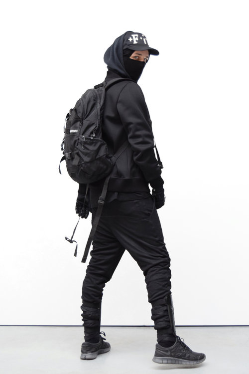 Urban Techwear ngôn ngữ công nghệ trong xu hướng thời trang elle man16