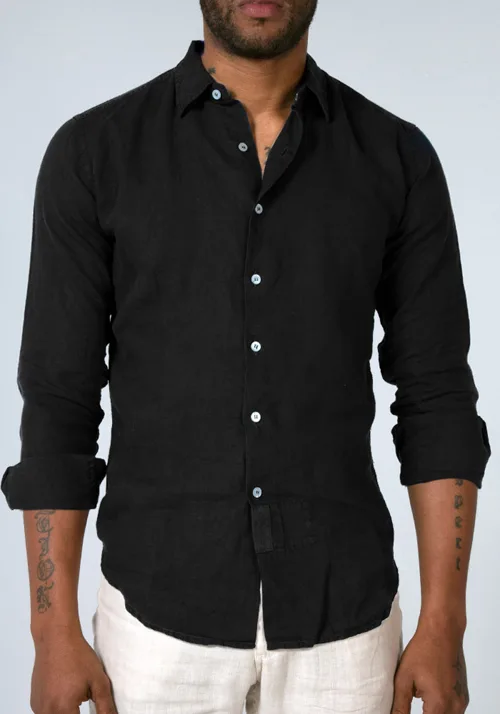 phong cach thoi trang all-black - ao thun cotton - elle man 2