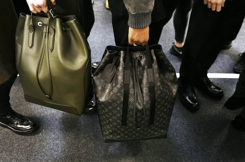 Monogram Eclipse Louive Vuitton.